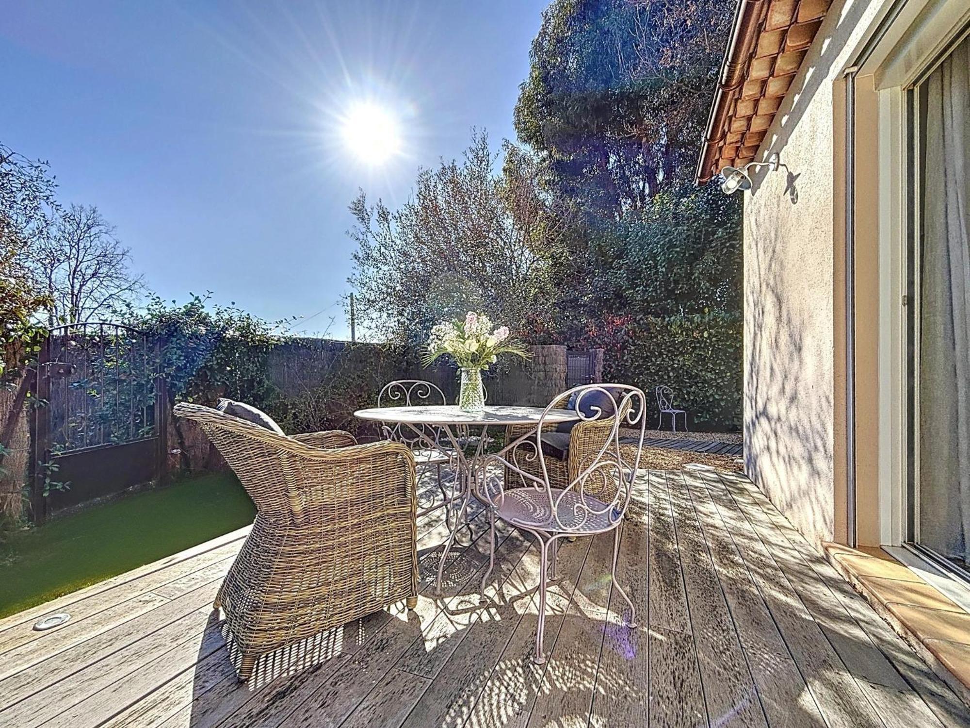 Villa "L'Emeraude - Maison D'Hotes - Jardin Et Parking Prives - ヴァルボンヌ エクステリア 写真
